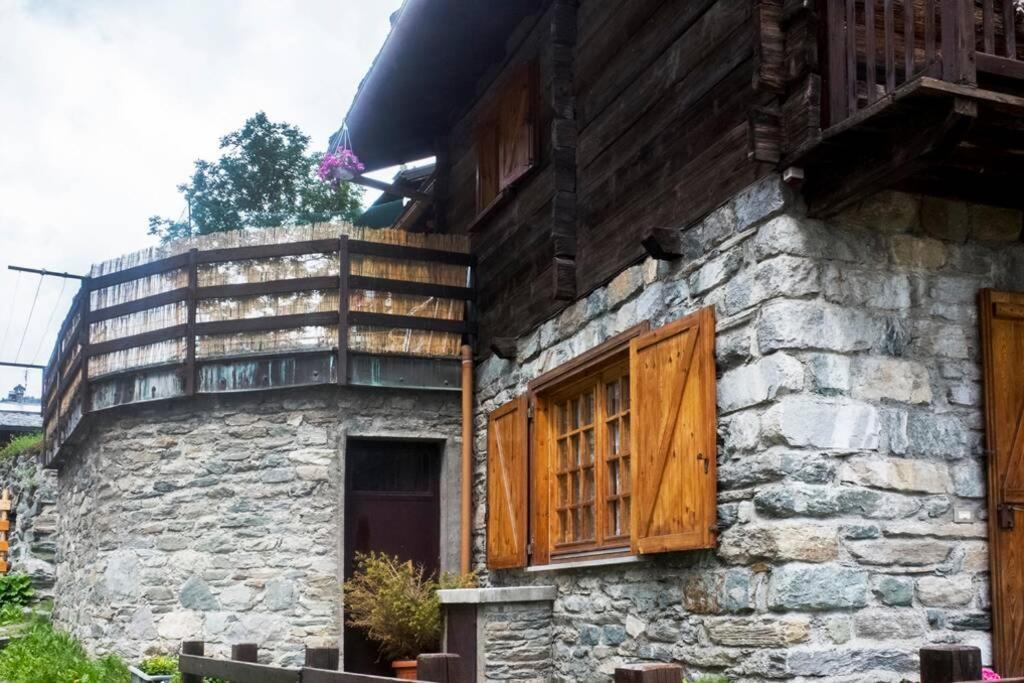 Chalet Indipendente In Centro A Valtournenche Bagian luar foto